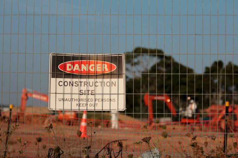 Panneau type chantier indiquant un danger